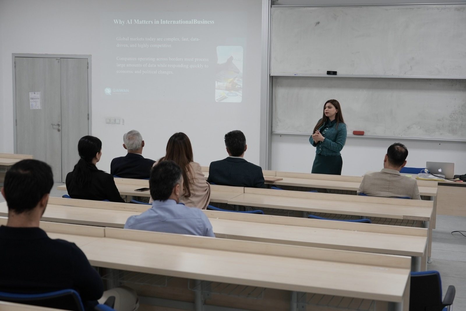 Seminar on Artificial Intelligence in International Business Photo 2